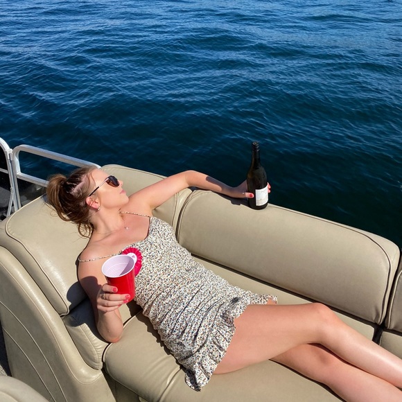 Meet your Posher, Chloe - Picture 4 of 7